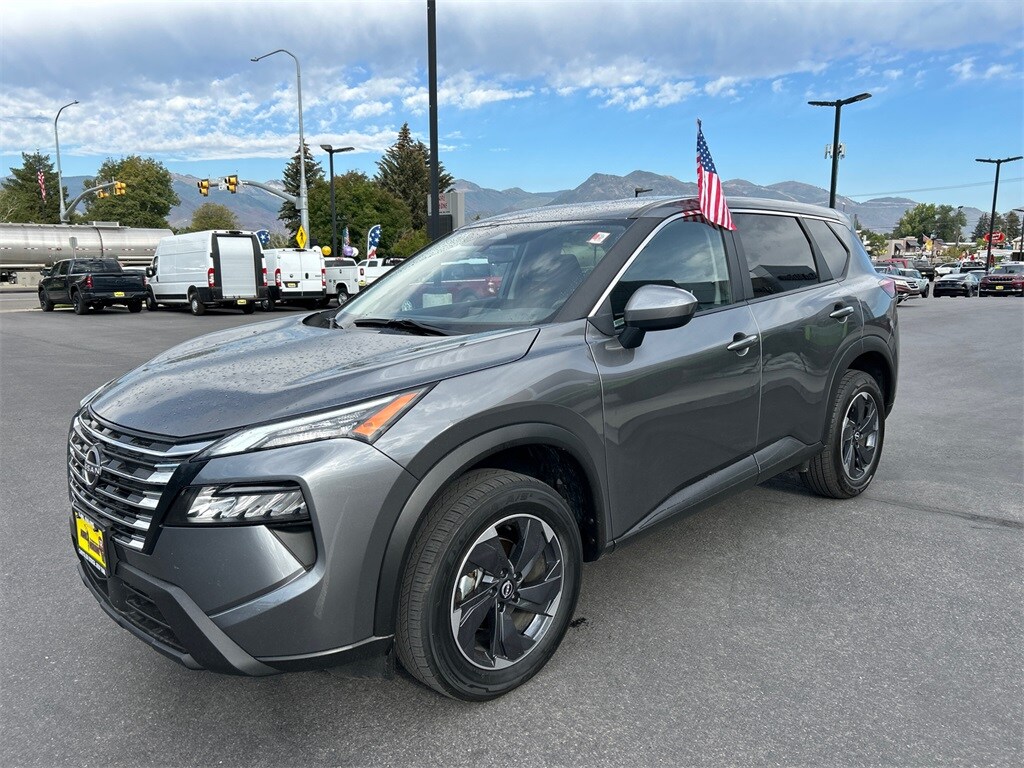 2024 Nissan Rogue SV photo 3