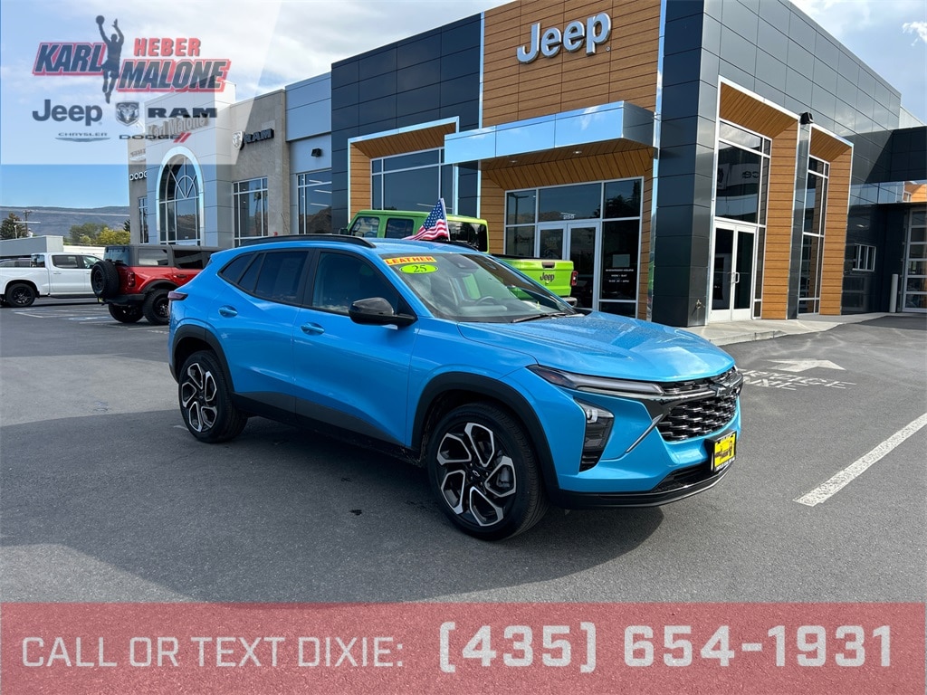 Used 2025 Chevrolet Trax 2RS SUV