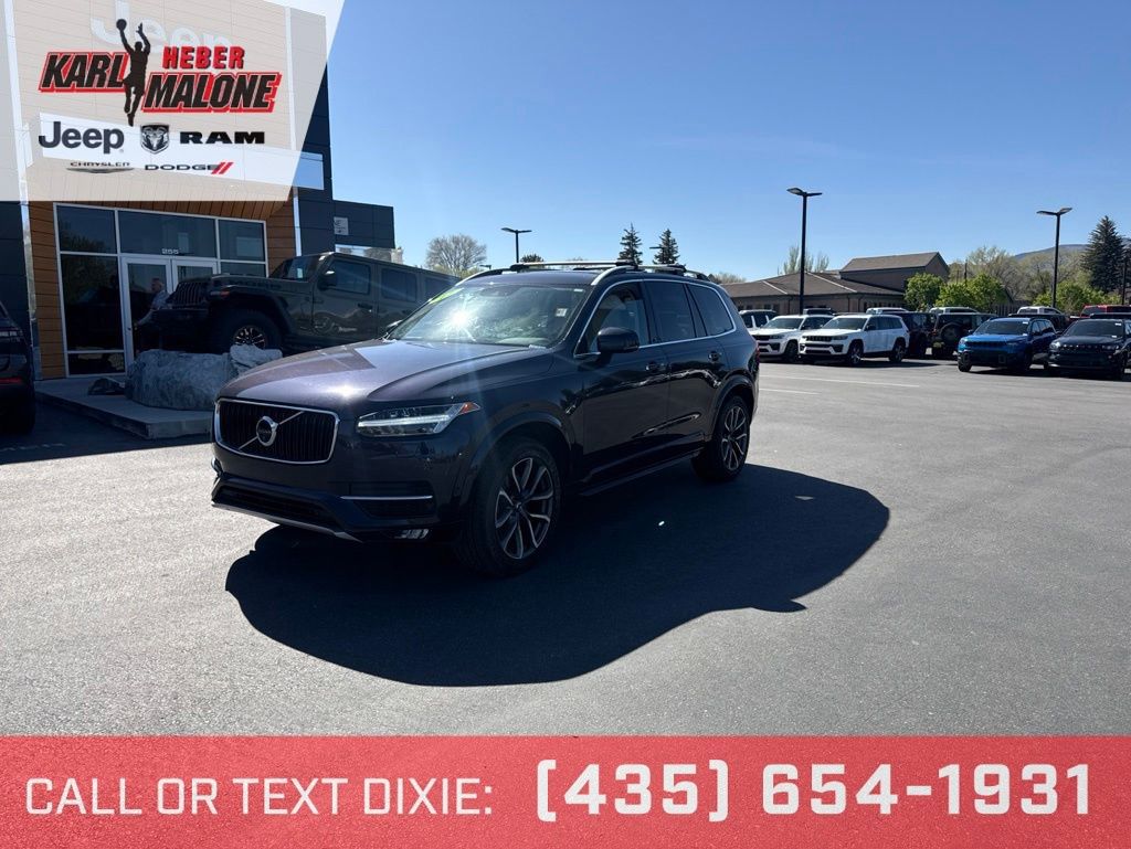 2017 Volvo XC90 T6 AWD Momentum's photo
