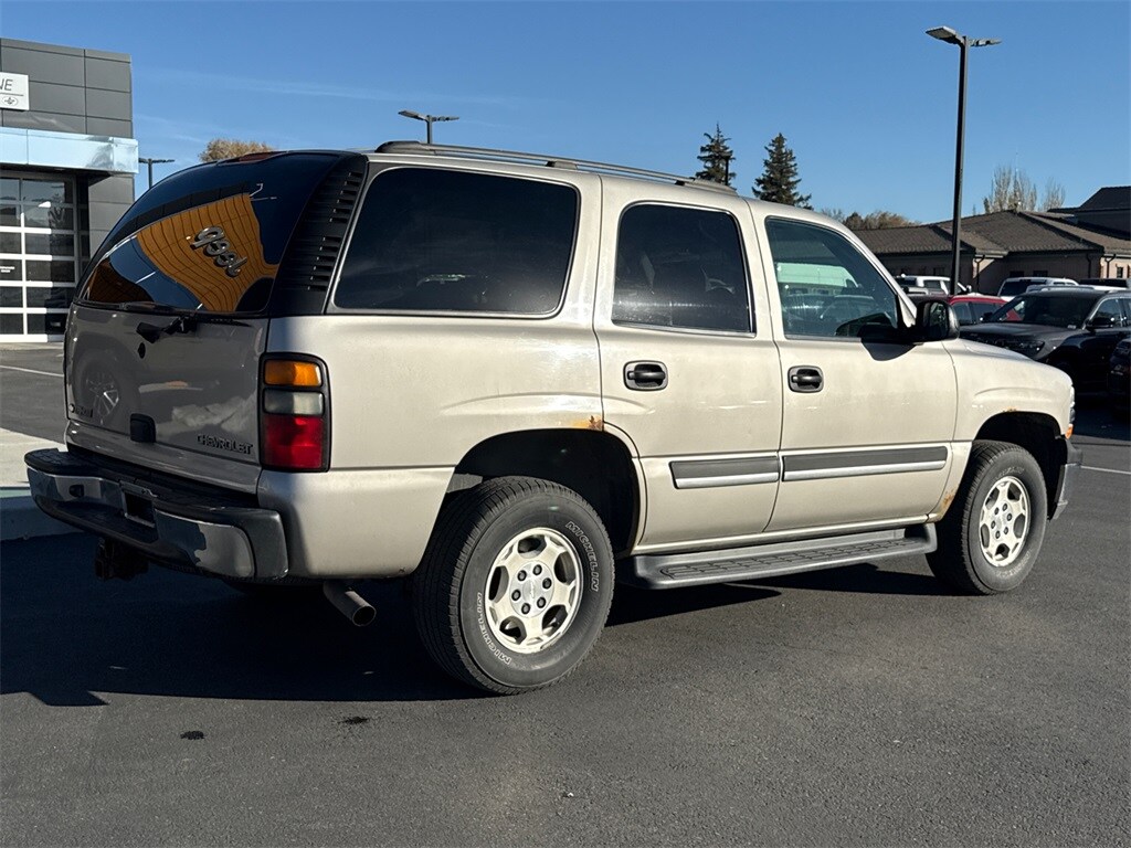 2005 Chevrolet Tahoe LS photo 2