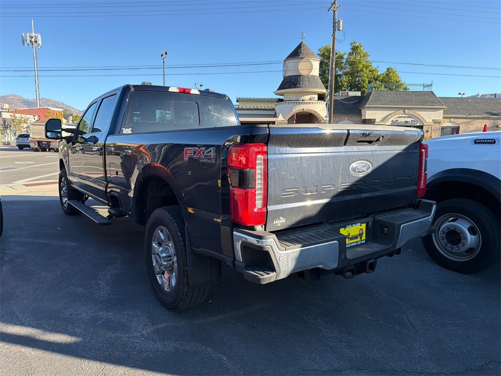 2025 Ford F-350 photo 2