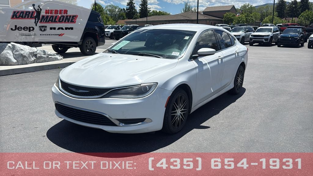2015 Chrysler 200 Limited's photo