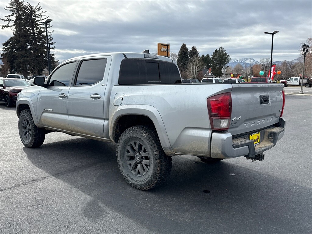 2023 Toyota Tacoma V6 4x4 photo 3