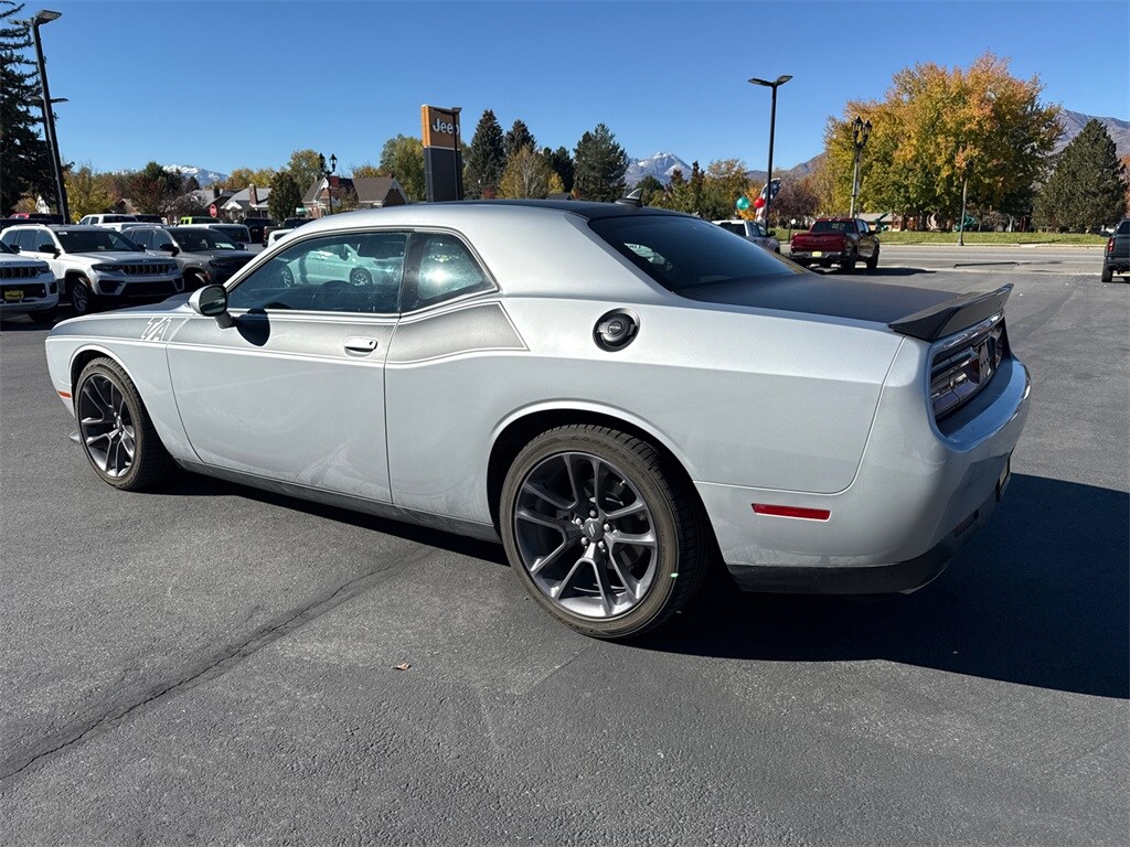 2023 Dodge Challenger R/T photo 3