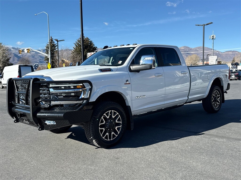 2025 Ram 3500 Limited photo 4