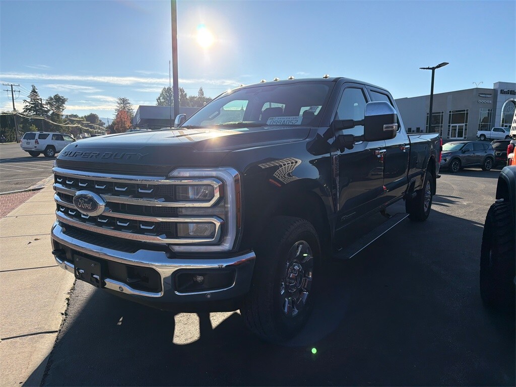 2025 Ford F-350 photo 3