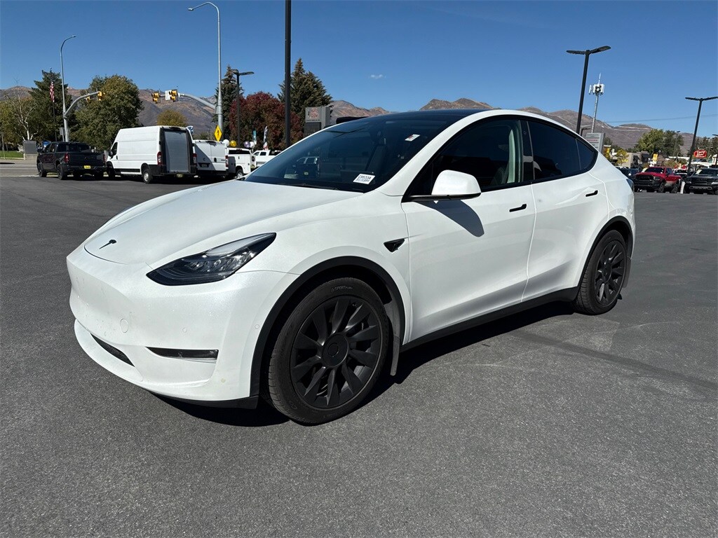 2022 Tesla Model Y Long Range photo 2