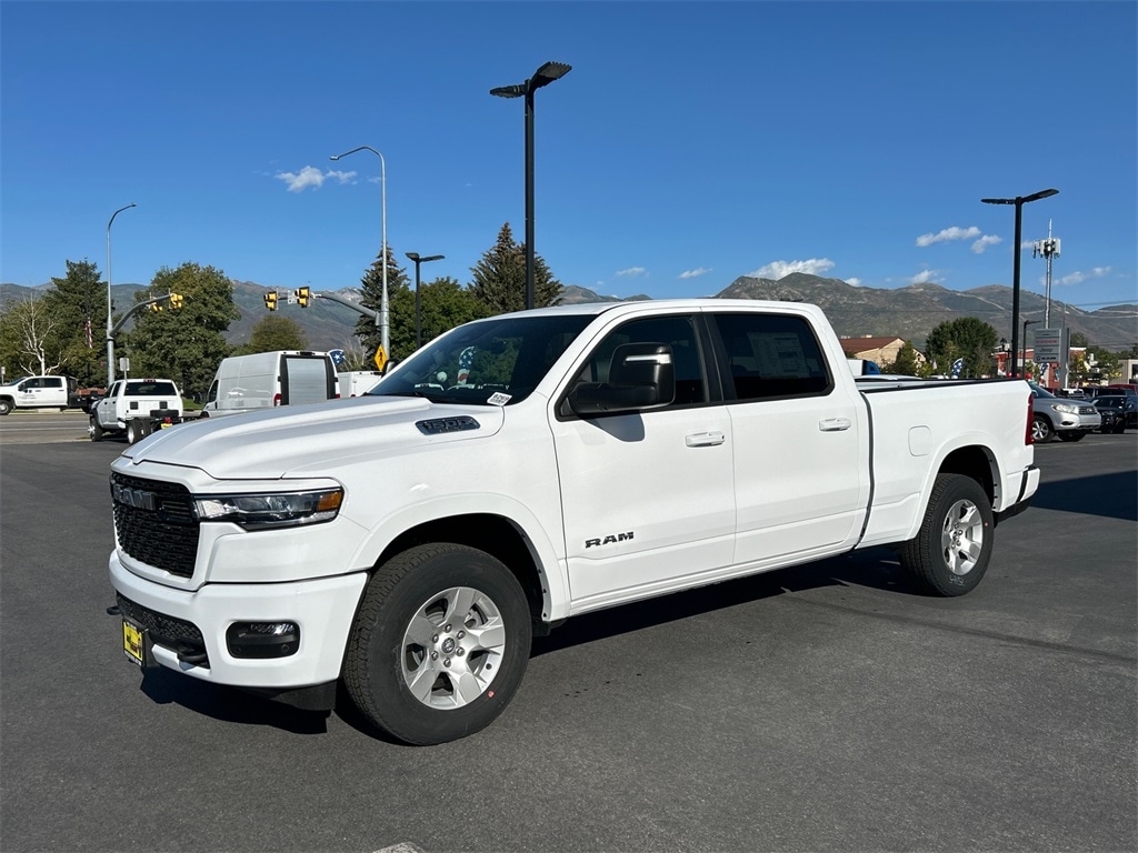 New 2025 Ram 1500 BIG HORN CREW CAB 4X4 6'4 BOX Pickup