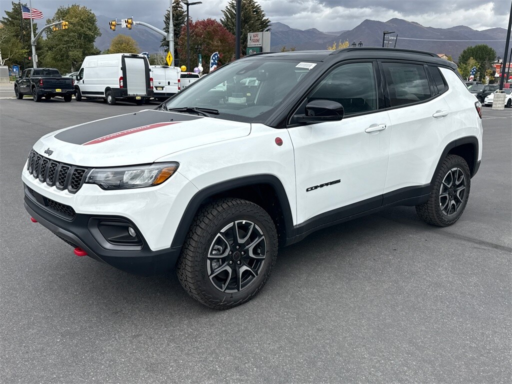 2026 Jeep Compass Trailhawk photo 4