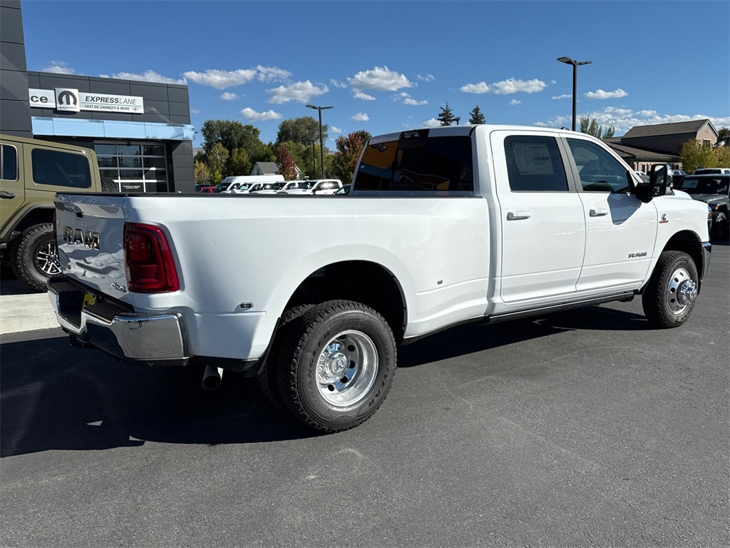 New 2026 Ram 3500 LARAMIE CREW CAB 4X4 8' BOX Pickup