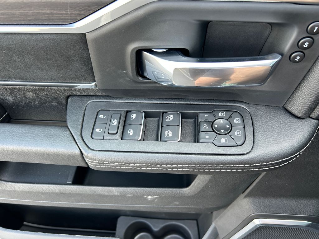 2026 RAM 2500 Laramie - Photo 8