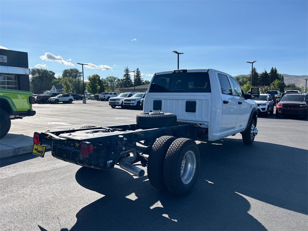 2026 Ram 3500 Tradesman photo 2