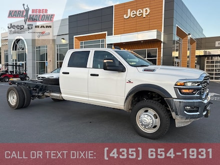 2026 Ram 5500 Chassis Cab TRADESMAN  CREW  4X4 84' CA Pickup