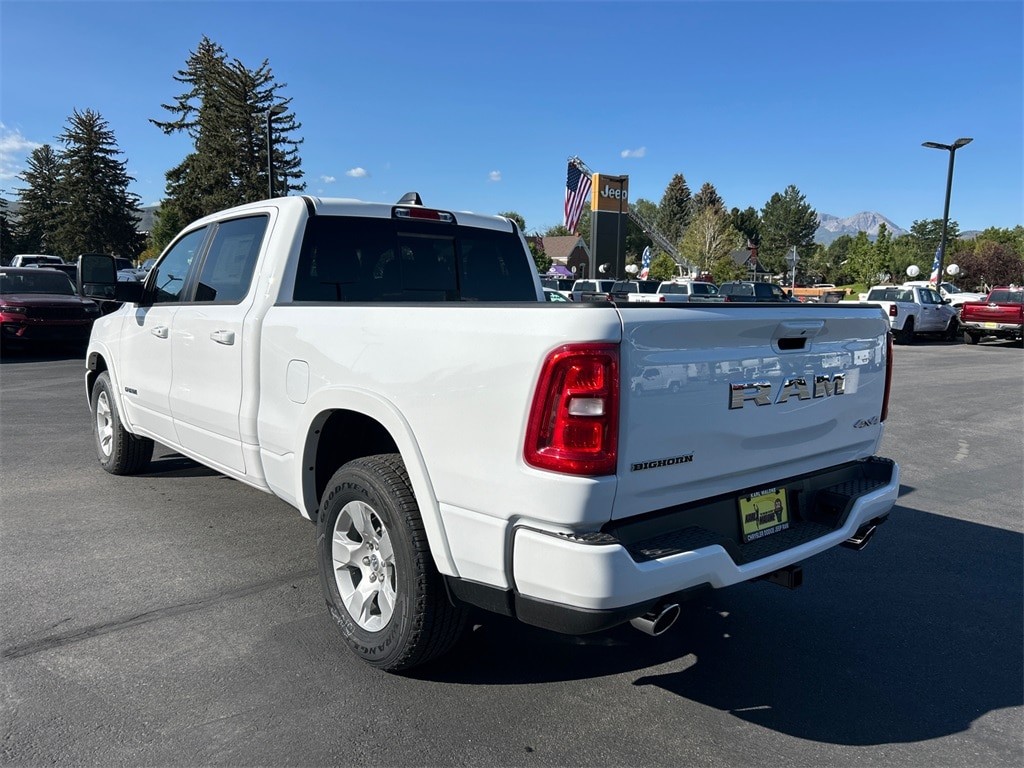 New 2025 Ram 1500 BIG HORN CREW CAB 4X4 6'4 BOX Pickup