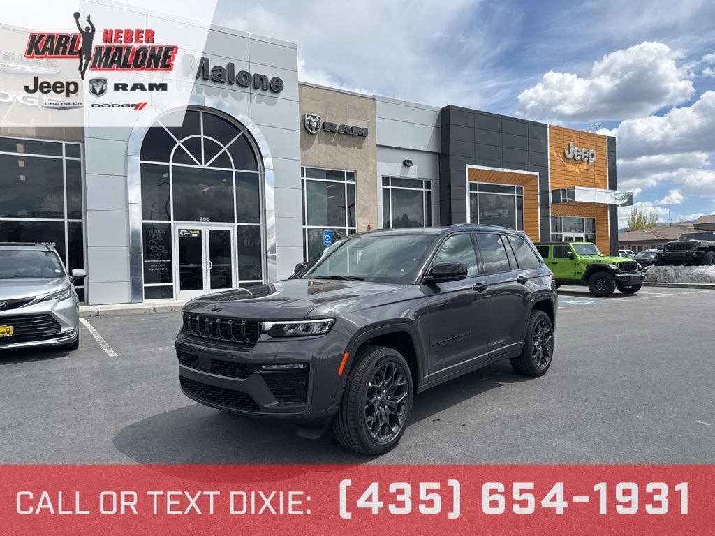2026 Jeep Grand Cherokee Summit 4x4's photo
