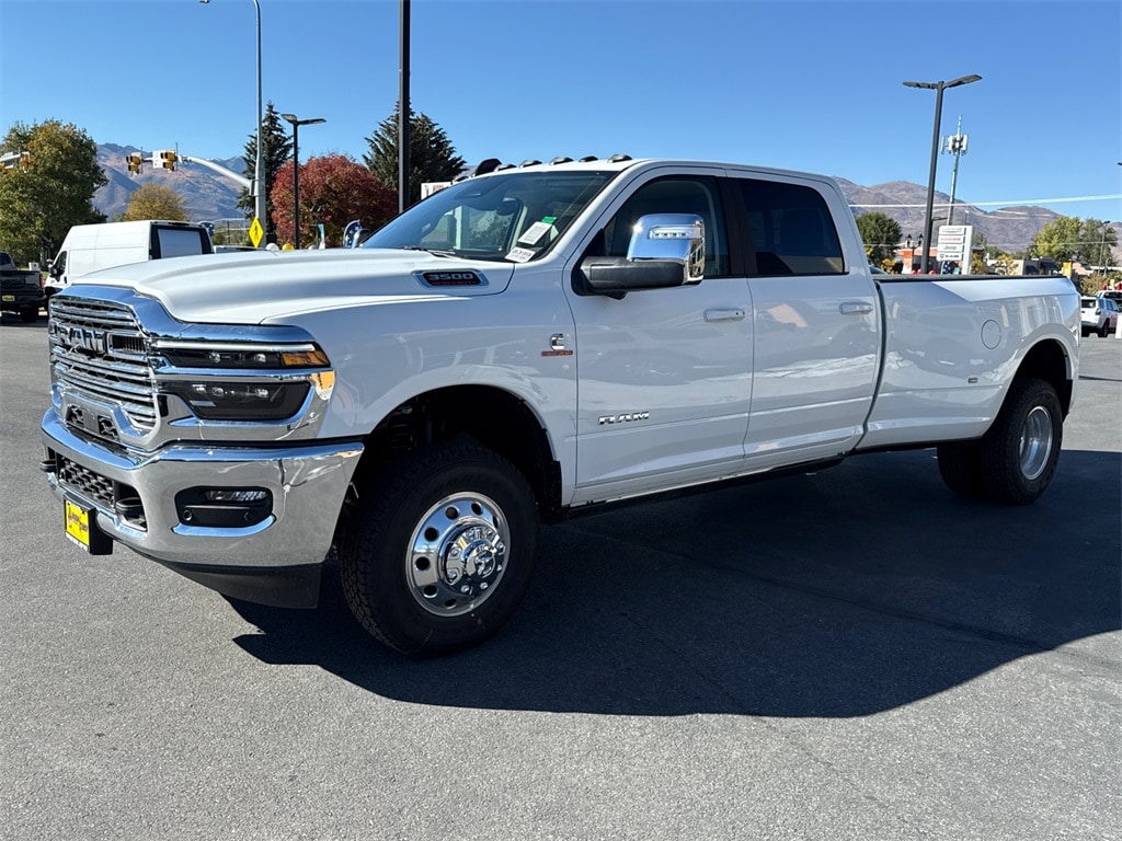 New 2026 Ram 3500 LARAMIE CREW CAB 4X4 8' BOX Pickup