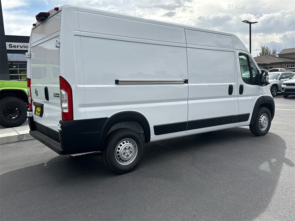 2026 Ram ProMaster 2500 photo 2