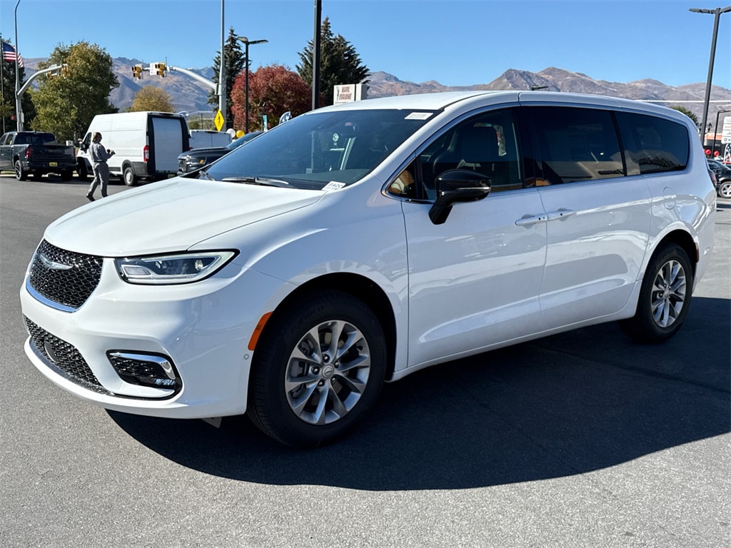 New 2026 Chrysler Pacifica SELECT AWD Passenger Van