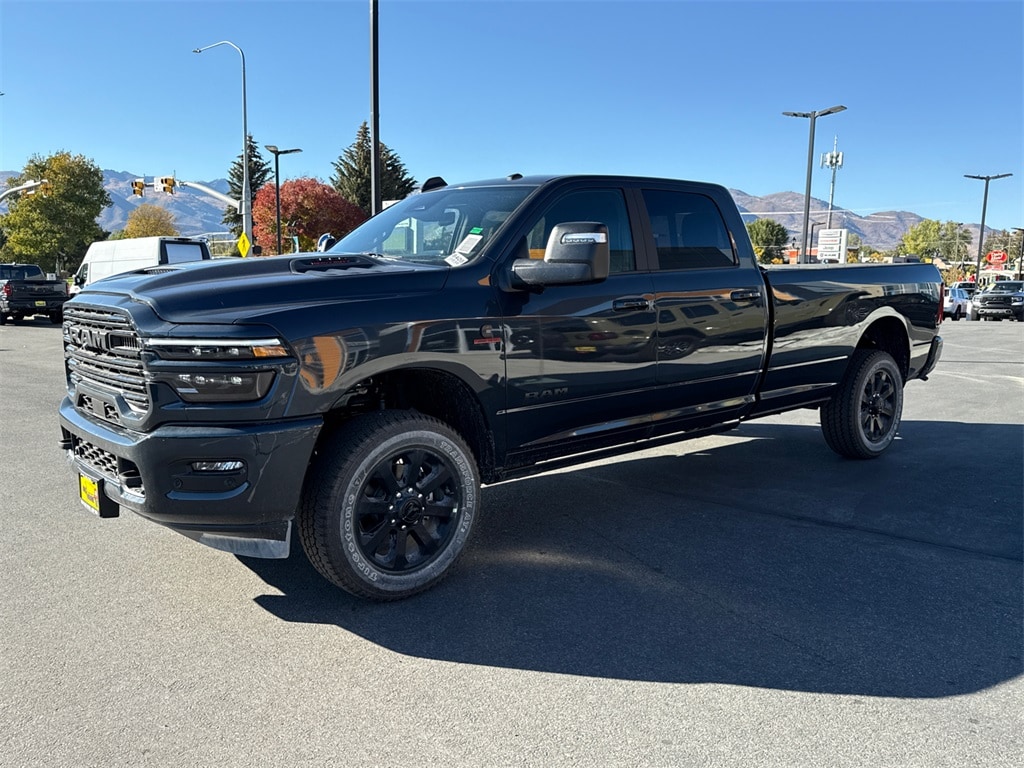 New 2026 Ram 3500 LARAMIE CREW CAB 4X4 8' BOX Pickup