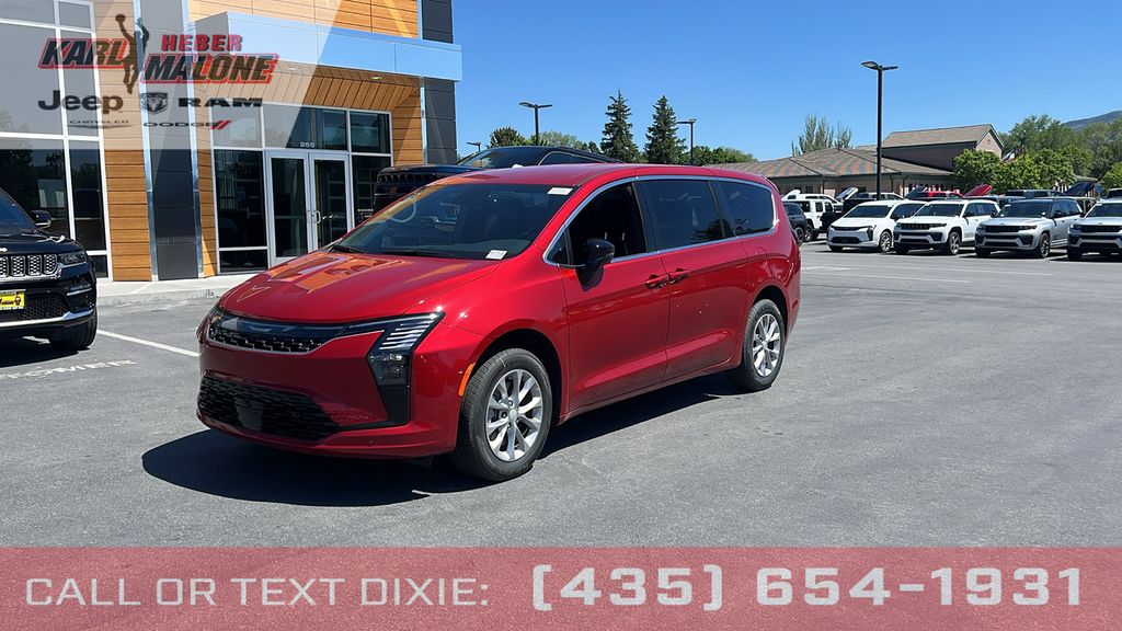 2027 Chrysler Pacifica Select AWD's photo