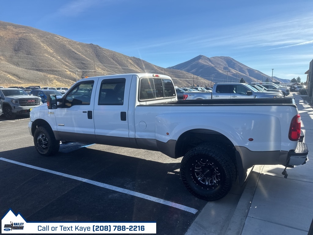 Used 2006 Ford F-350SD Lariat Truck