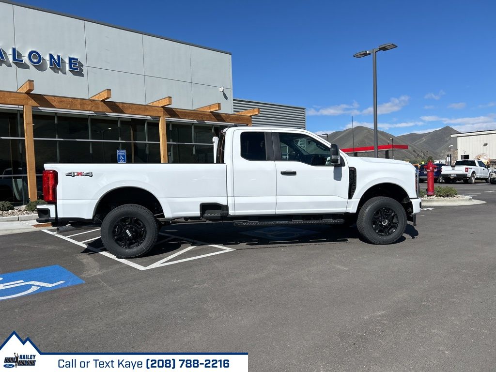2026 Ford F-350 Super Duty XL - Photo 8