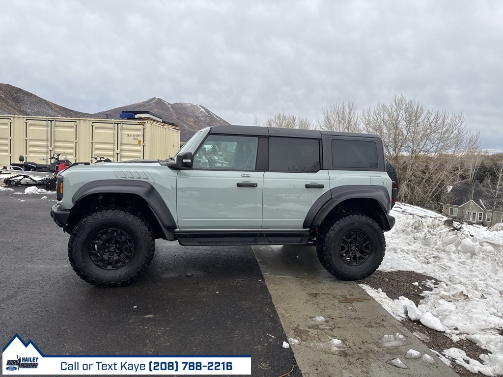 2022 Ford Bronco Raptor photo 2