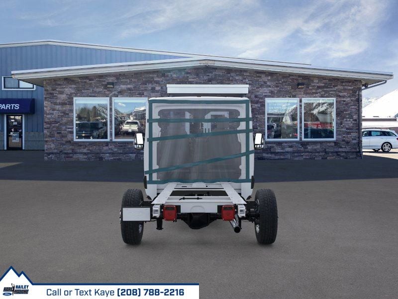 2025 Ford Transit Cutaway Base - Photo 5