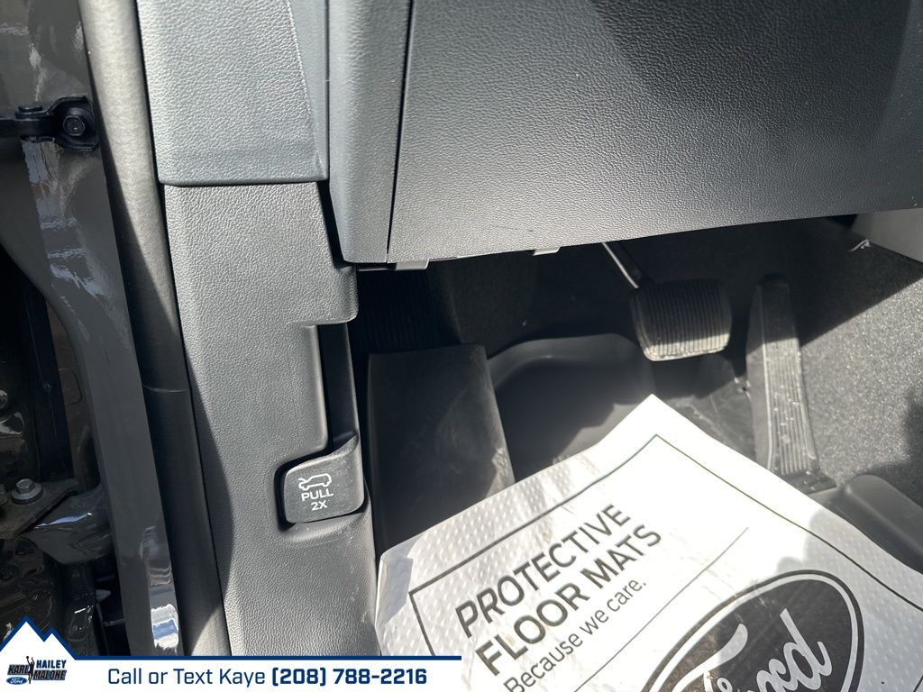 2026 Ford Explorer ST-Line - Photo 19