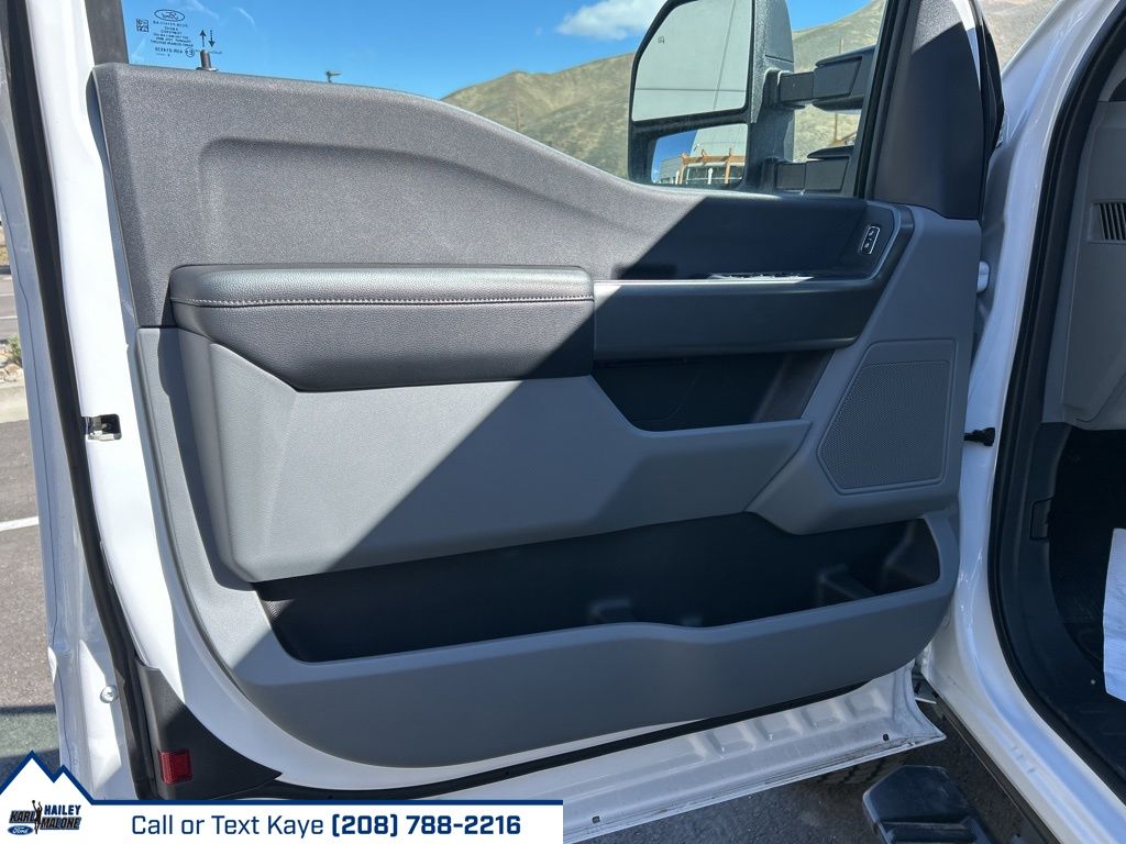 2026 Ford F-350 Super Duty XL - Photo 19