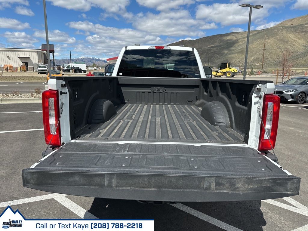 2025 Ford F-350 Super Duty XLT - Photo 7