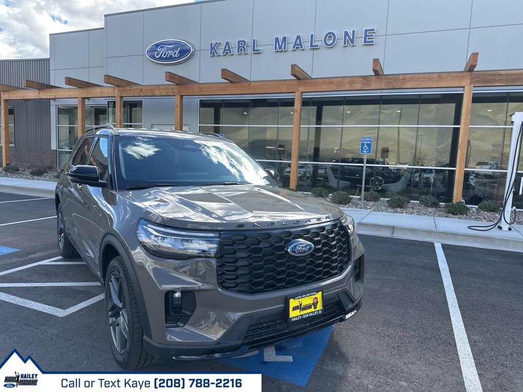 2026 Ford Explorer ST-LINE 4WD's photo