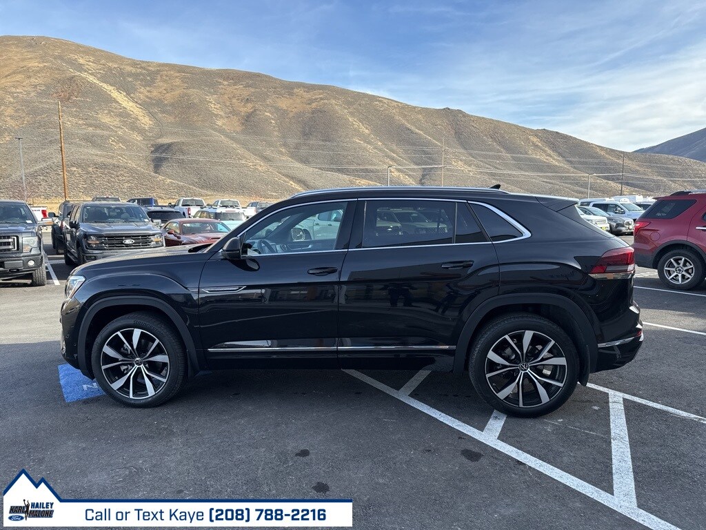 2024 Volkswagen Atlas Cross Sport Cross Sport SEL Premium R-Line photo 3