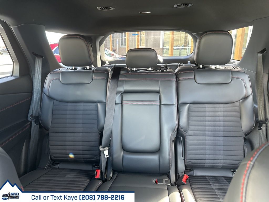 2026 Ford Explorer ST-Line - Photo 15