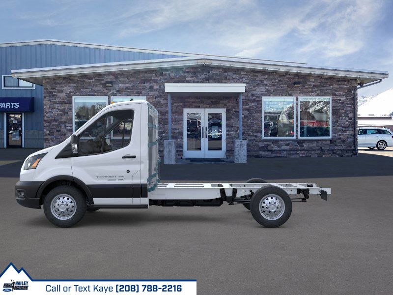 2025 Ford Transit Cutaway Base - Photo 3