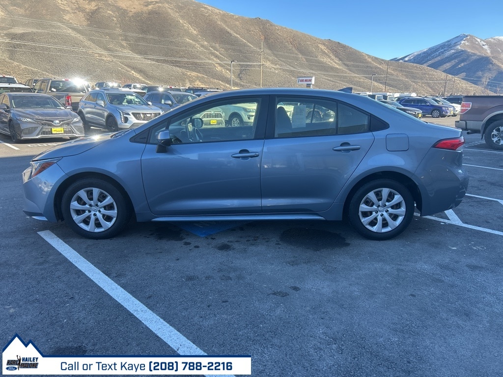 2020 Toyota Corolla LE photo 3