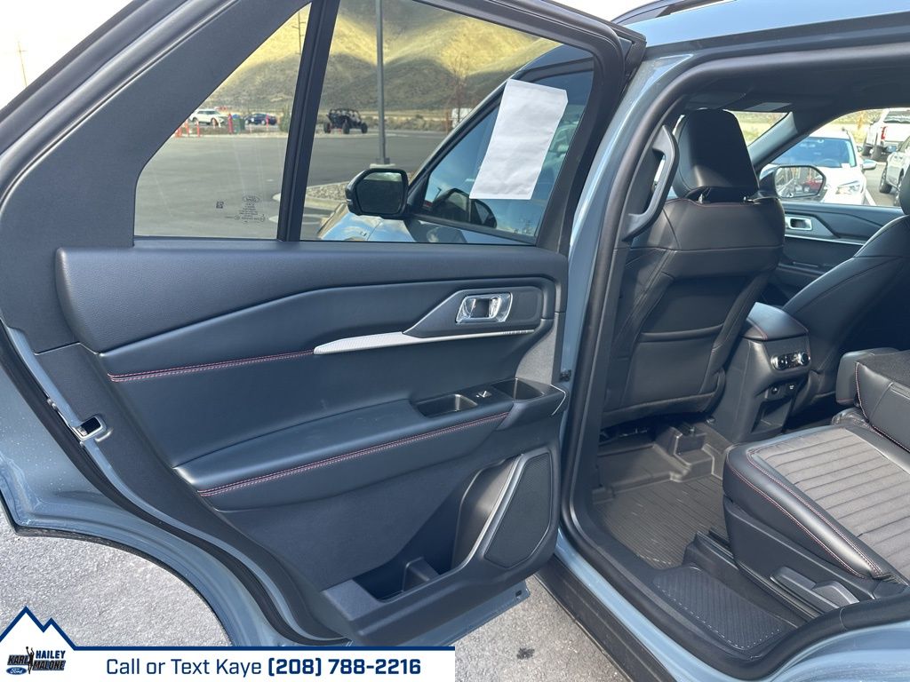 2026 Ford Explorer ST-Line - Photo 11