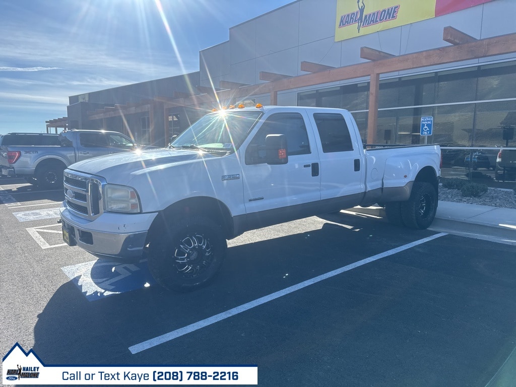 Used 2006 Ford F-350SD Lariat Truck