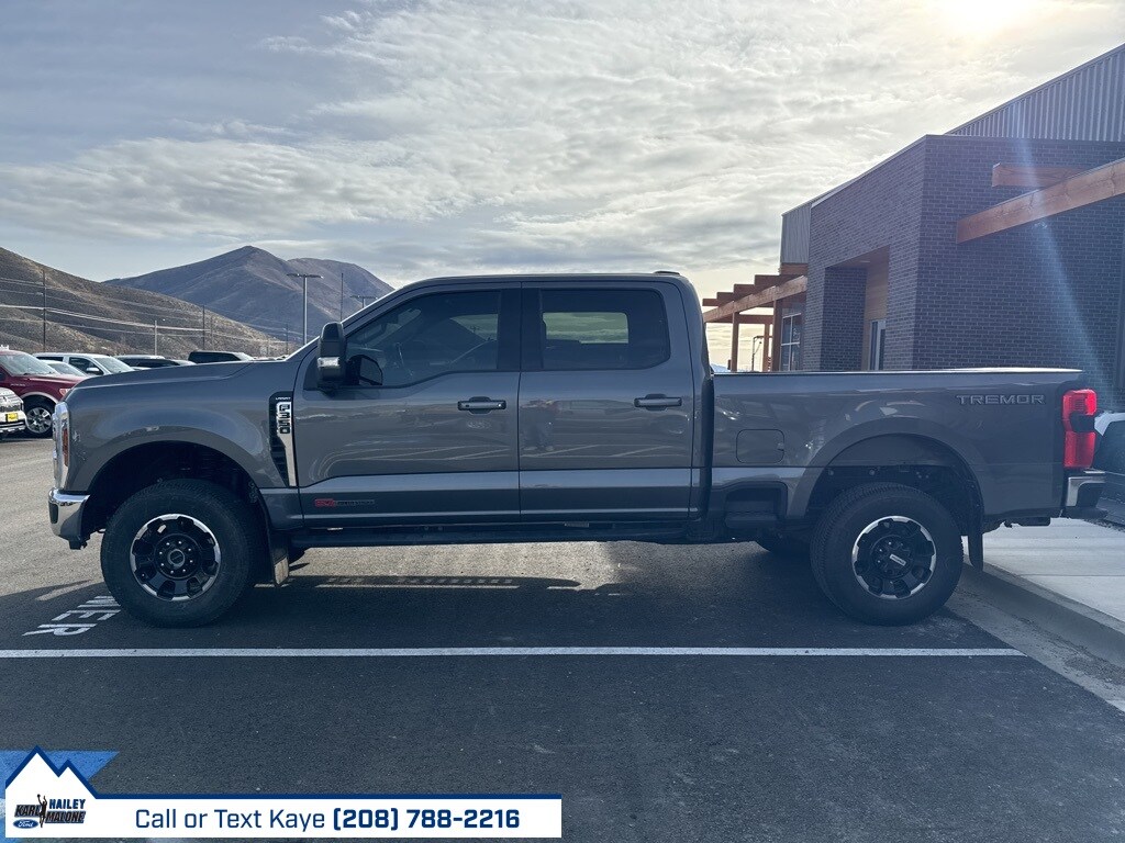 2025 Ford F-350 photo 2