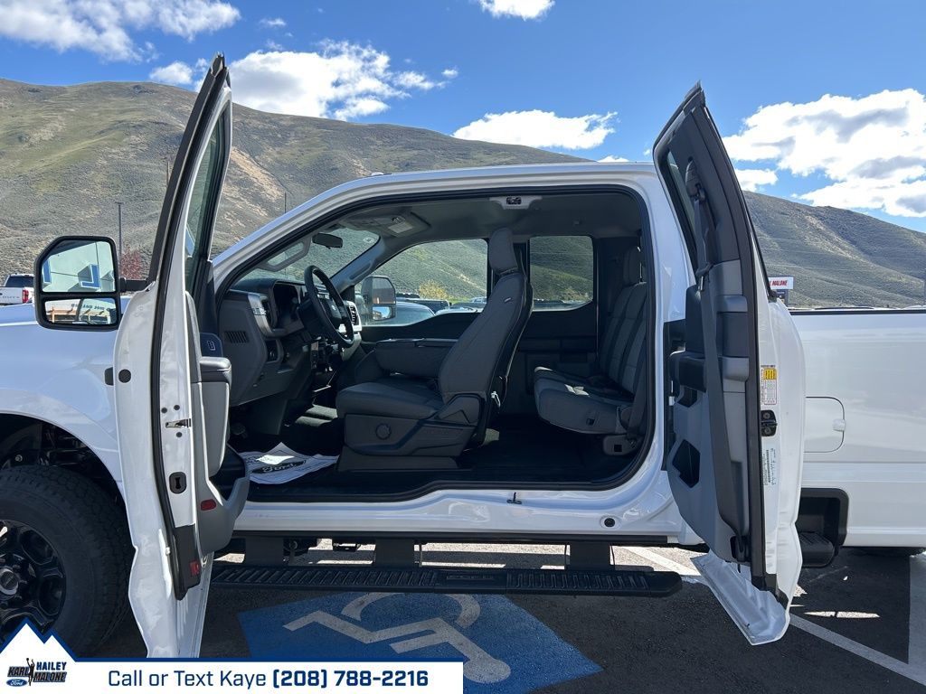 2026 Ford F-350 Super Duty XL - Photo 17