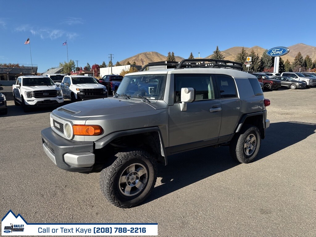 2010 Toyota FJ Cruiser Base photo 3