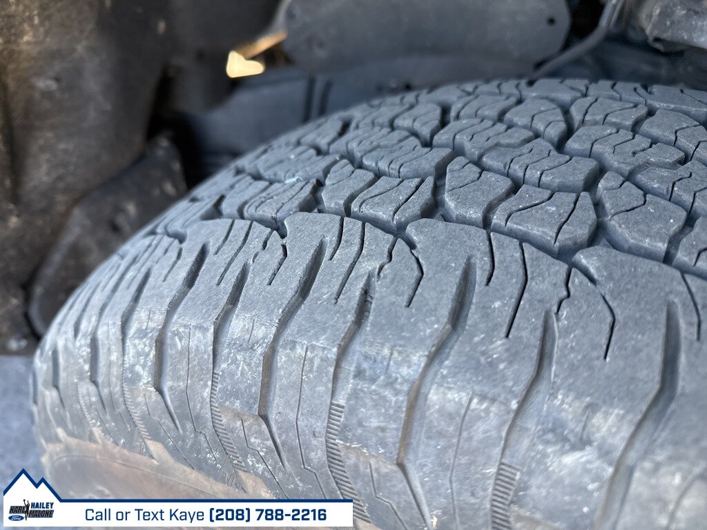 2024 Toyota Tacoma TRD Off-Road photo 3