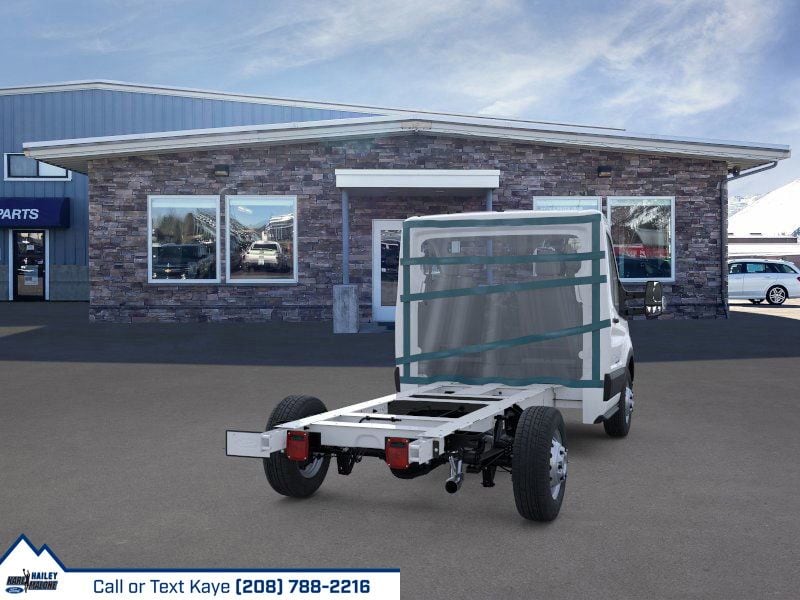 2025 Ford Transit Cutaway Base - Photo 8