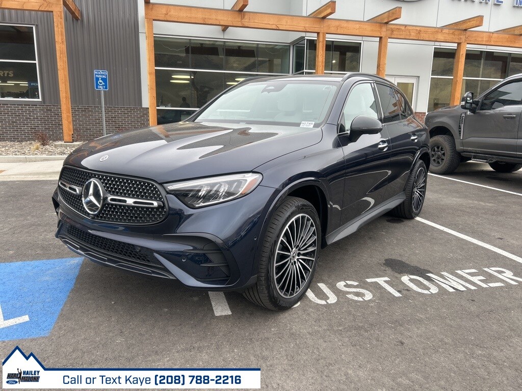 2023 Mercedes Benz GLC 300 4MATIC photo 3