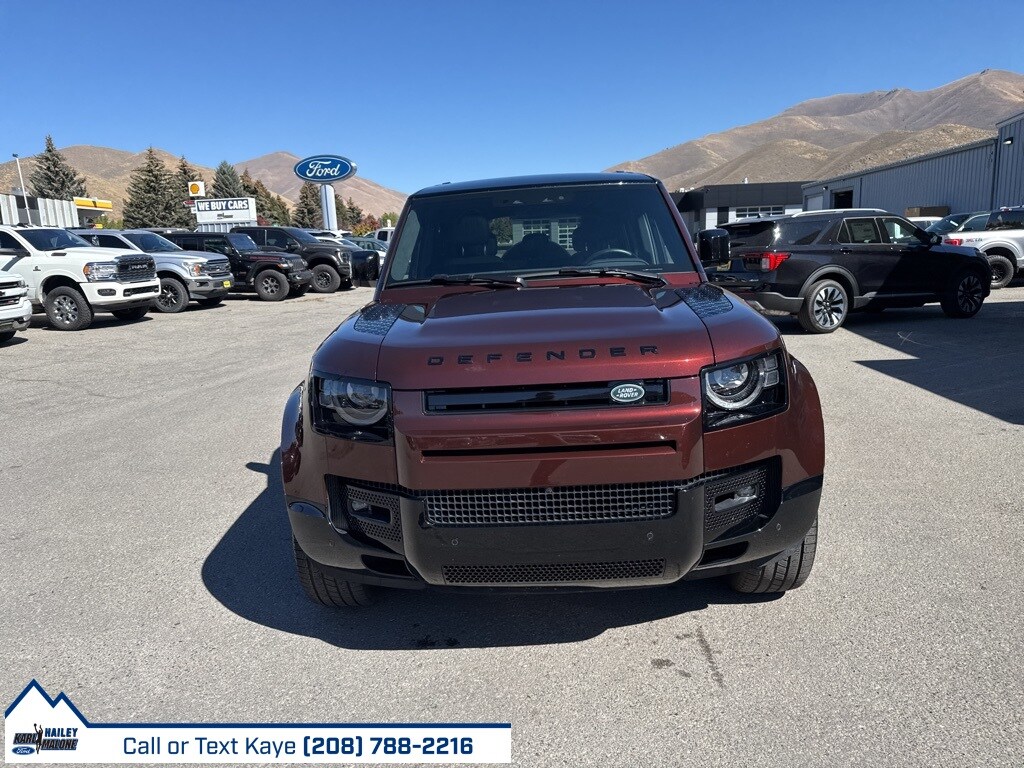 2025 Land Rover Defender 110 Sedona Red photo 4