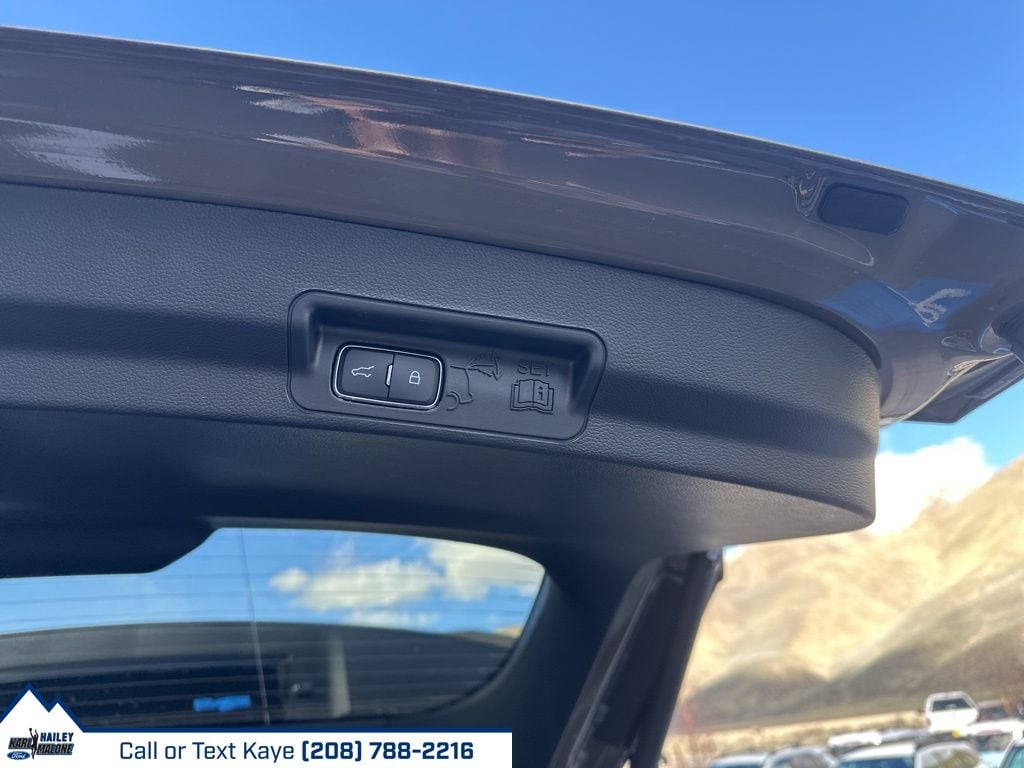 2026 Ford Explorer ST-Line - Photo 9