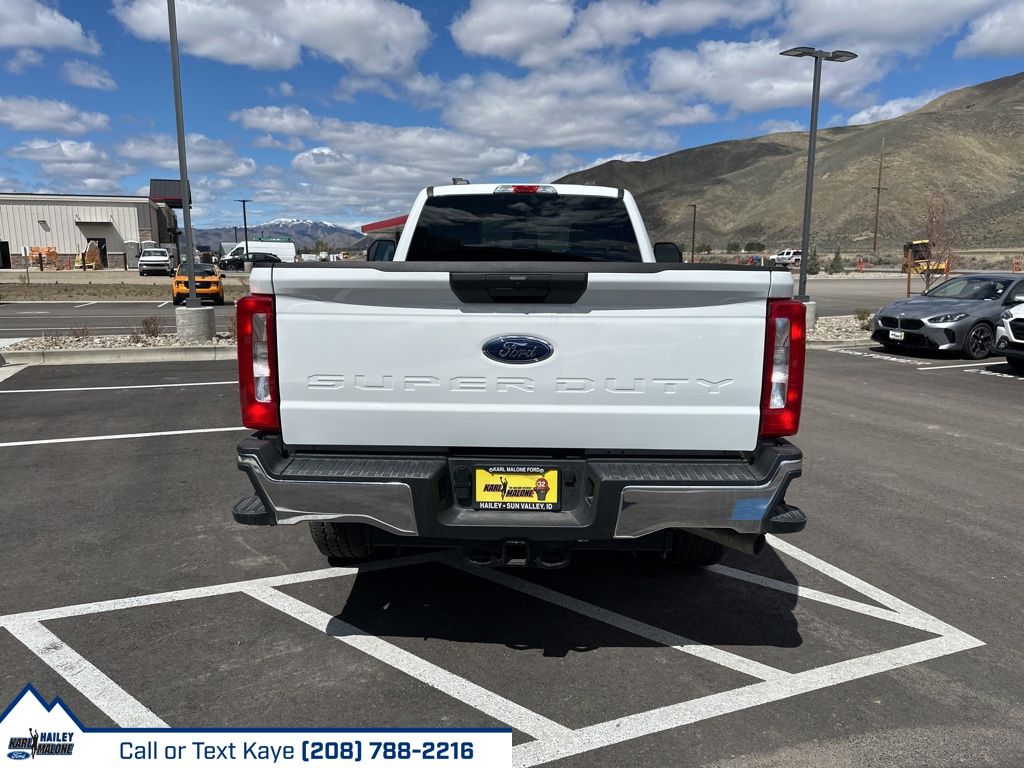 2025 Ford F-350 Super Duty XLT - Photo 3