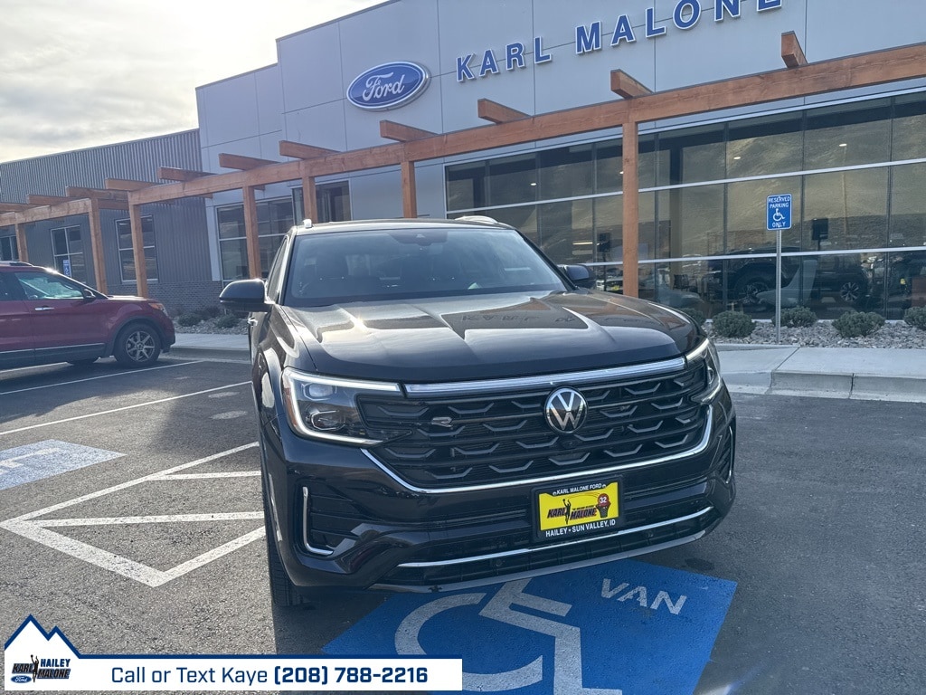 Used 2024 Volkswagen Atlas Cross Sport 2.0T SEL Premium R-Line SUV