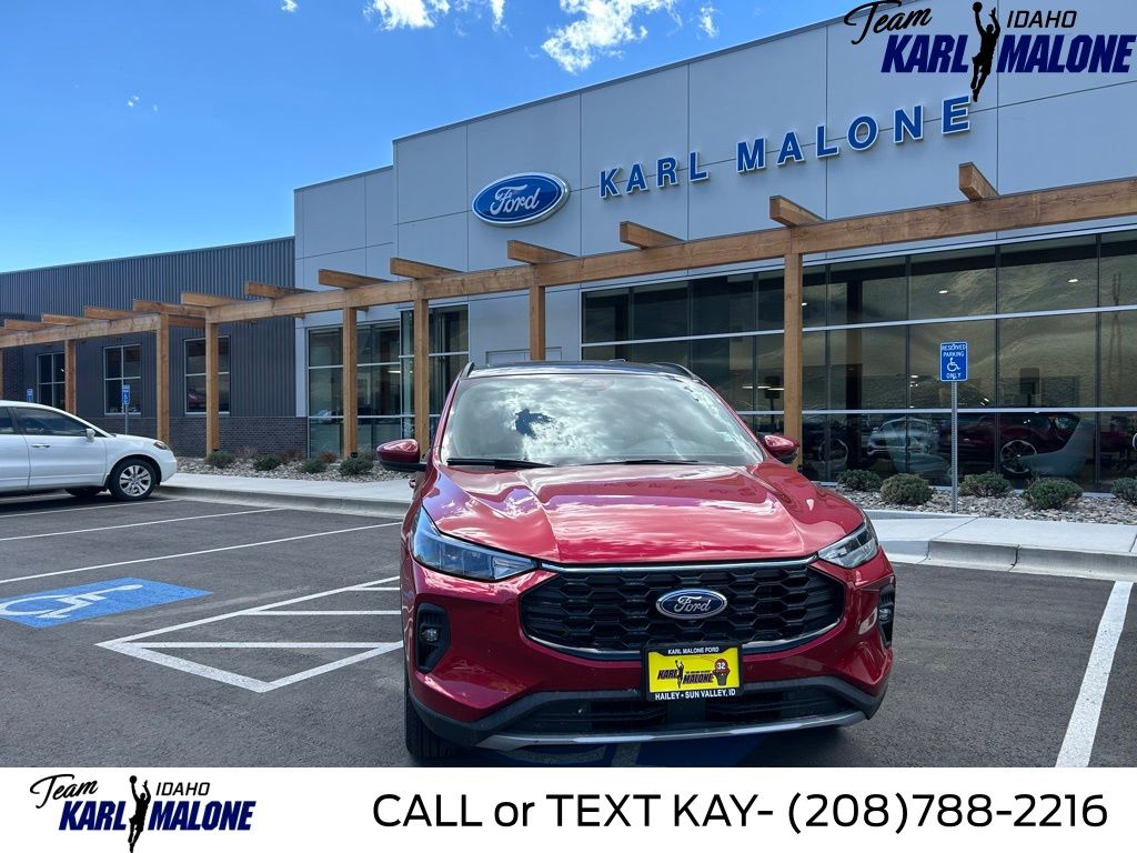 2026 Ford Escape ST-Line Select AWD's photo