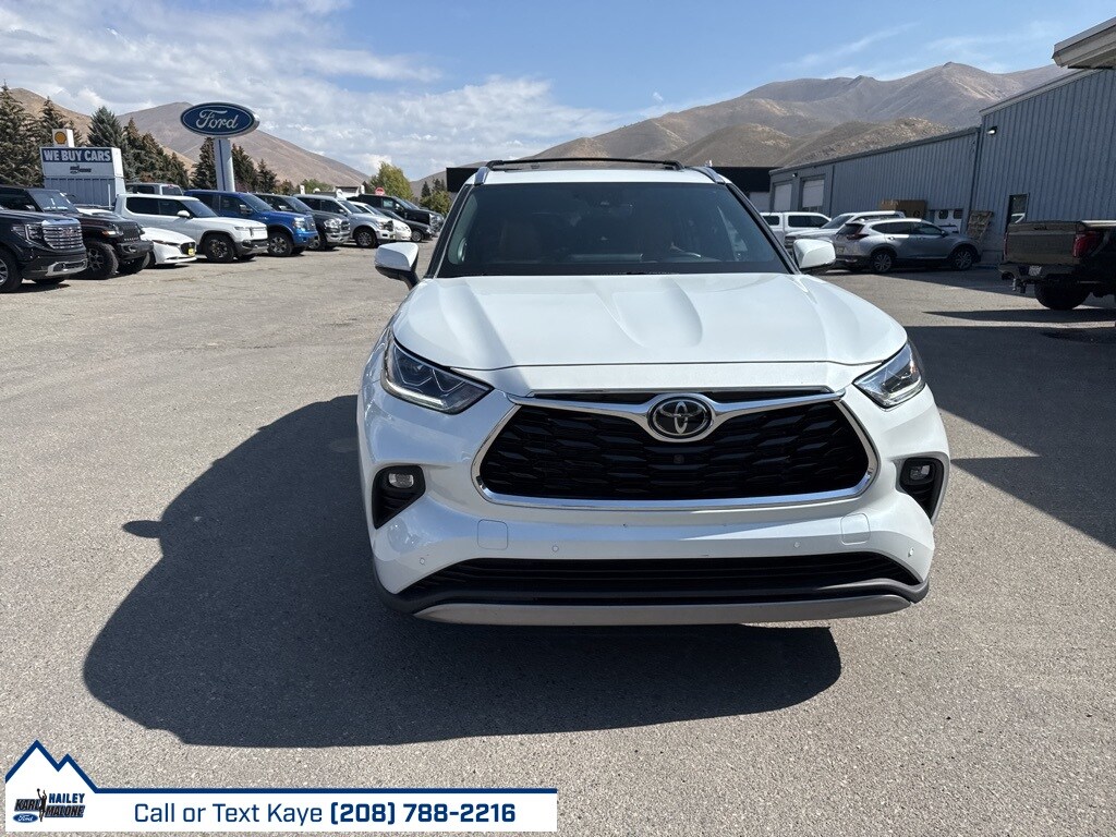 2022 Toyota Highlander Platinum photo 4